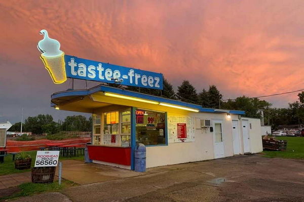 Tastee-Freez - Typical Tastee Freez Outlet - Similar Structure (newer photo)